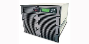 APC Symmetra RM 6kVA/4,2kW, hloubka 73 cm, výška 8U